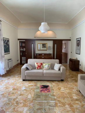 Отель Casa di Costanzo , Syracuse Ortigia , Appartamento spazioso , Spacious apartment , spacieux appartement, Сиракуза